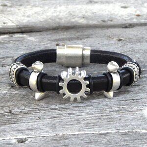 Leather Bracelet - Slider Charm - Gears - Steampunk - Licorice Leather -HANDMADE